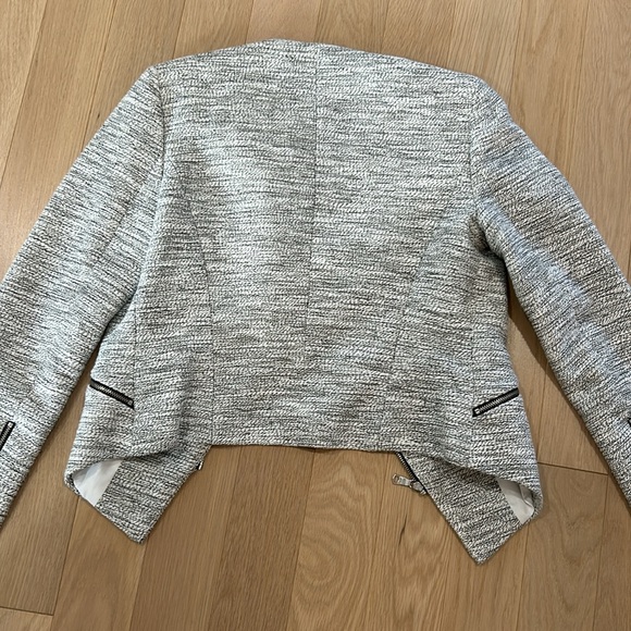 Banana Republic Women’s Blazer. Size 2. - Picture 5 of 5